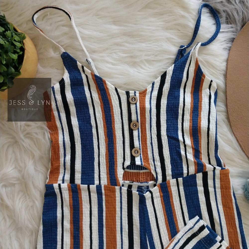 🆕 Striped Jumpsuit w/Keyhole Detail - Picture 6 of 17